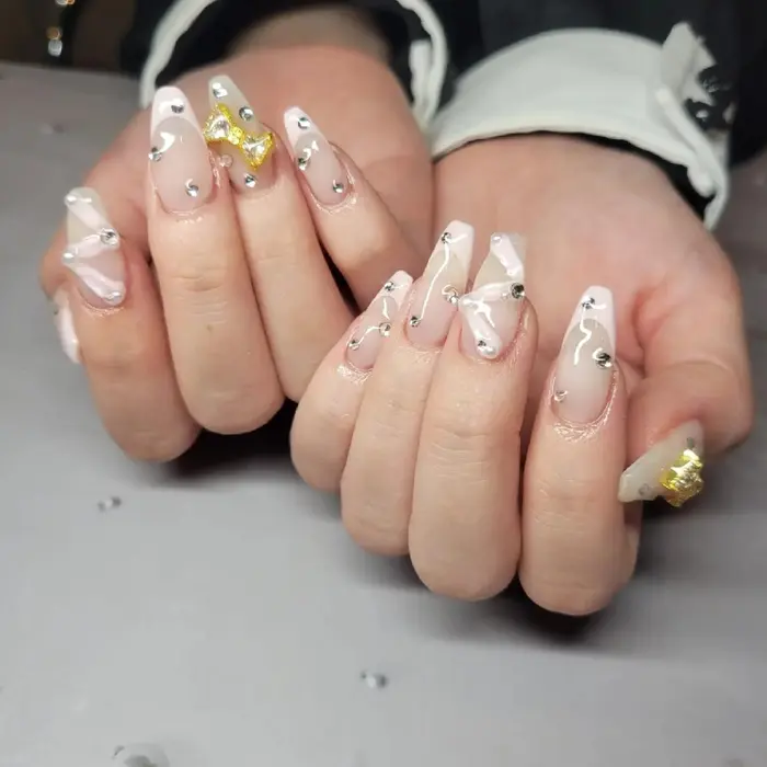 フレンチネイルデザイン フレンチネイル おしゃれネイル オーロラネイル 溝の口ネイルサロン Nail Salon Coco所属 Nail Salon Coco 溝の口駅 のネイルデザイン ミニモ
