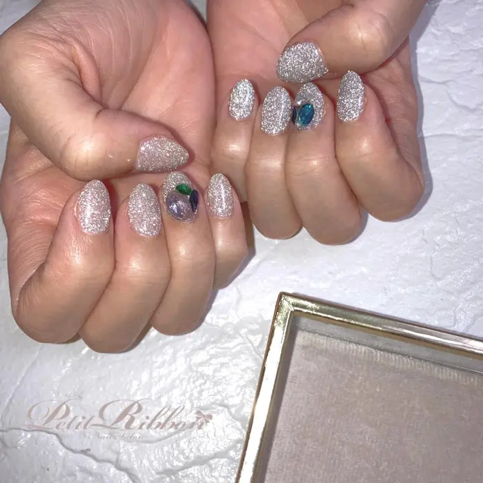 Petitribbon西荻窪所属 ネイルサロン プティリボンのネイルデザイン ミニモ