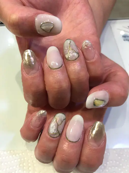 ネイル アイ フルール 新宿店所属 ネイルフルール新宿店 齋藤百合子のネイルデザイン ミニモ