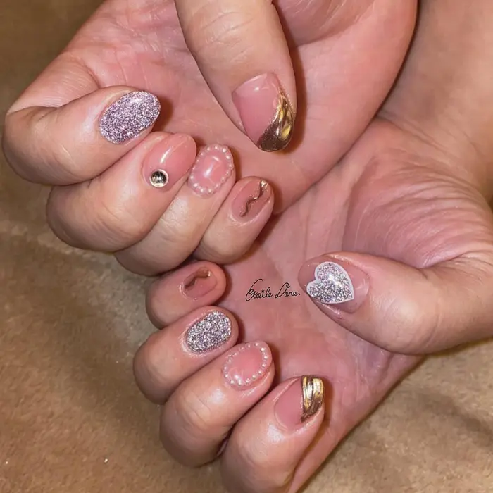 流行りのフラッシュネイルアート エトワールドレ 所属 Designer Chihiroのネイルデザイン ミニモ