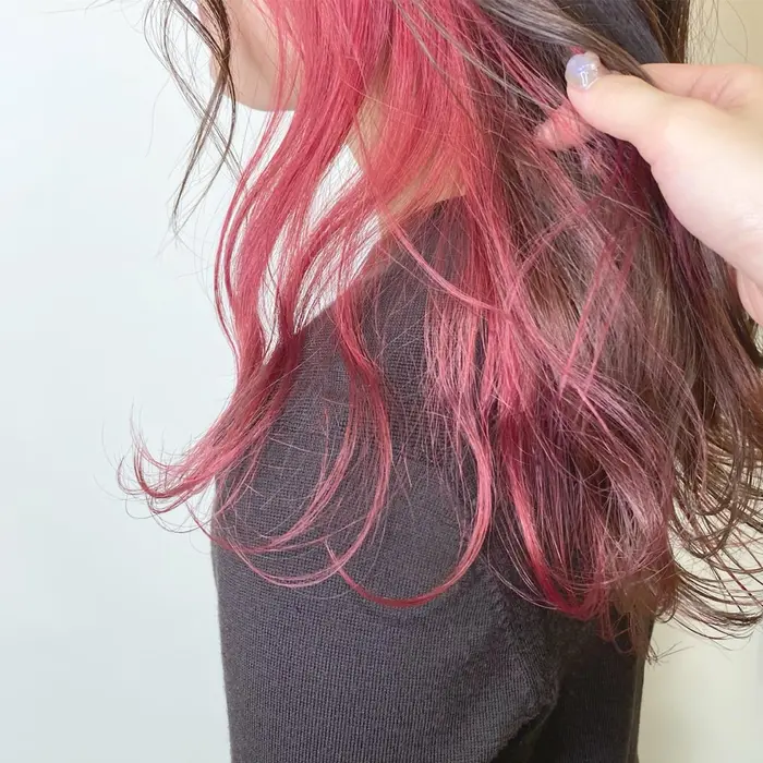 インナーカラー ピンク Chouchoute所属 西森 優 透明感カラーのヘアカタログ ミニモ