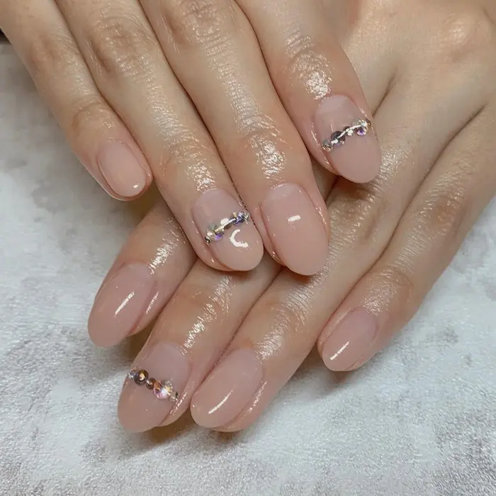 ワンカラー ストーン Nailsalon Solar所属 諸星 奈々のネイルデザイン ミニモ