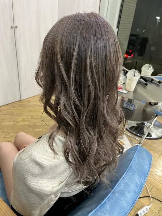 ヘアカラー モノトーンシルバー 1st所属 リピート 指名率 No 1 松井のヘアカタログ ミニモ