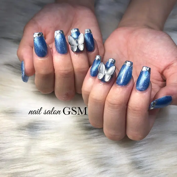 マグネットベース ガラスフレンチネイルです キラキラ好きにはたまりません Instagram Gsm所属 Nail Salon Gsmのネイル デザイン ミニモ