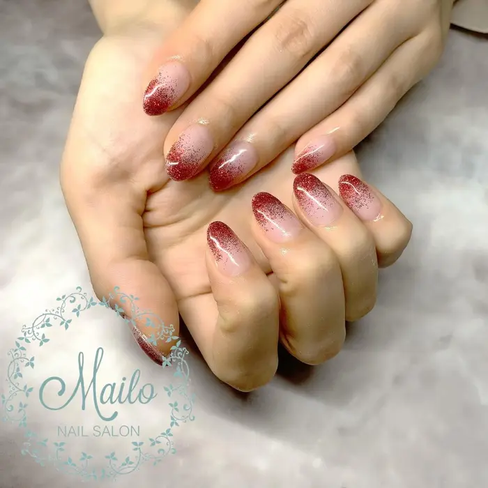赤ラメグラデーション Nail Eyelash Salon Mailo 池袋店所属 Mailo 渡邉のネイル デザイン ミニモ