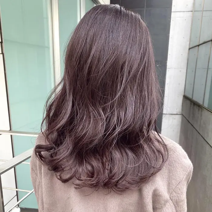 イルミナカラー ラベンダーグレージュ Tierra所属 宮崎 直哉のヘアカタログ ミニモ