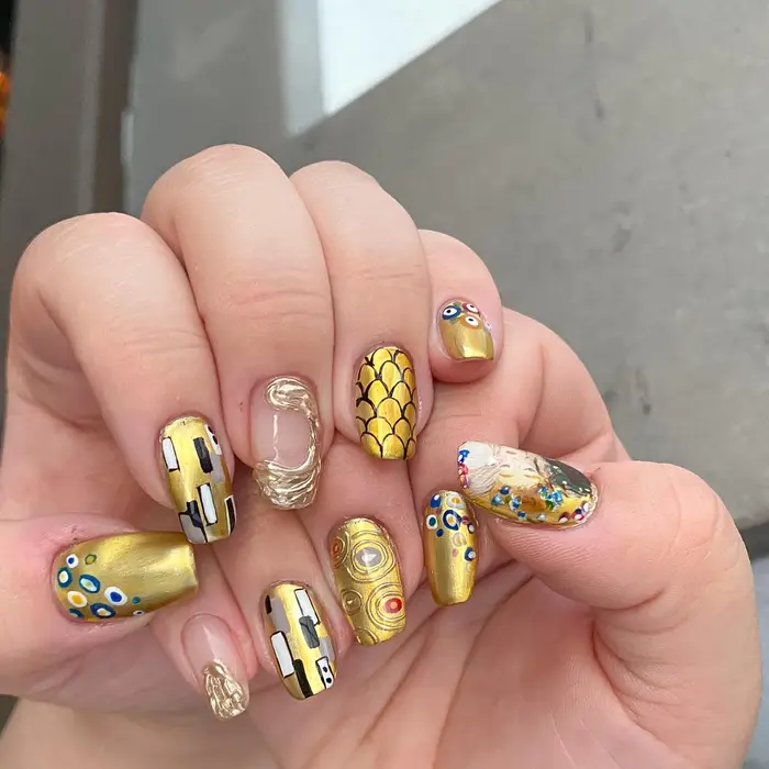 絵画ネイル クリムトネイル エトワールドレ 所属 Designer Chihiroのネイルデザイン ミニモ