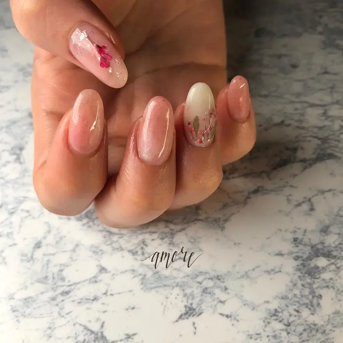 ネイルサロンアモーレ パラジェル プライベートネイルサロン 22ネイル 젤네일아트 화려한네 Nail Salon Amore所属 You Kyehwaのネイルデザイン ミニモ
