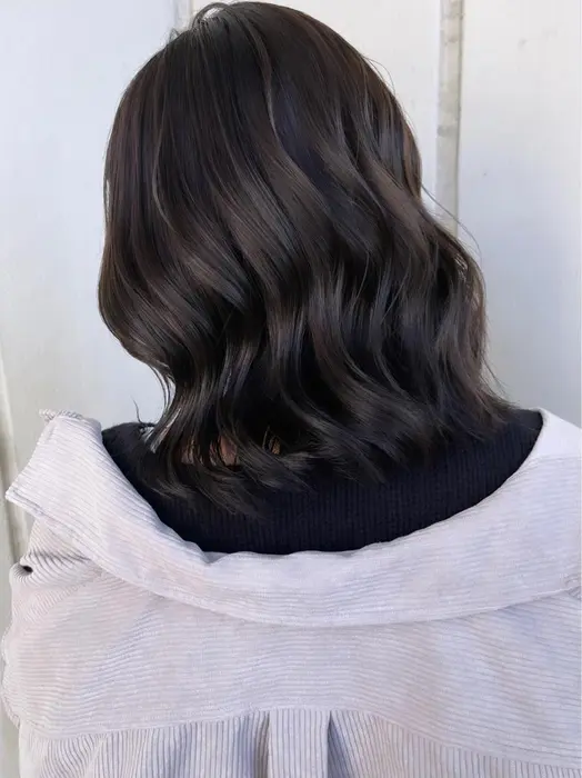 グレージュ ハイライトカラー ハイライト ブリーチなし 艶感 外国人風カラー 韓国ヘア 3dカラー Ivy所属 ブリーチなし艶カラー 表参道 青山のヘアカタログ ミニモ