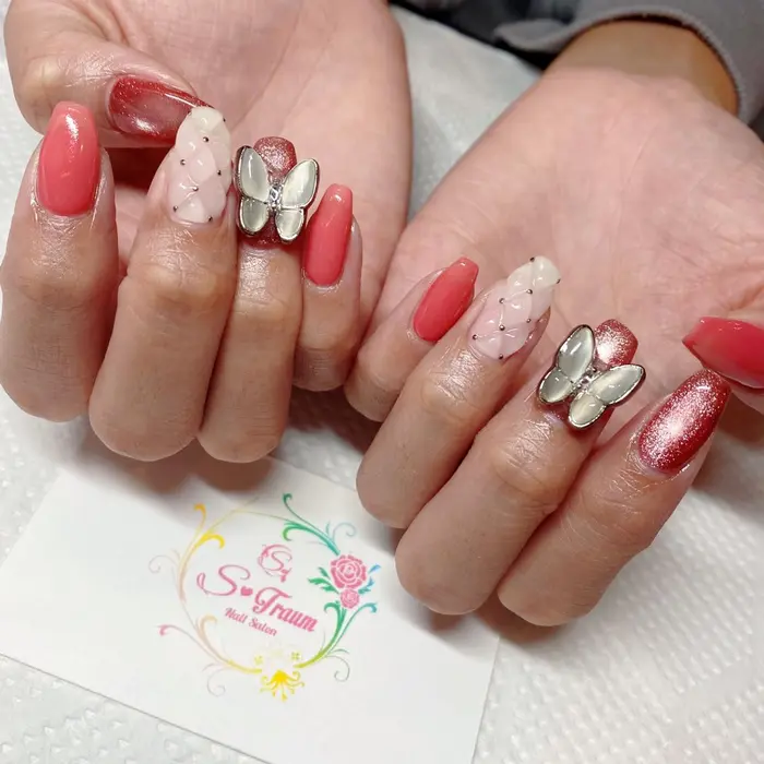 卒業式ネイル 蝶々パーツ キルティングネイル ご来店ありがとうございました Nail Salon S Traum所属 Nail Salon S Traumのネイルデザイン ミニモ