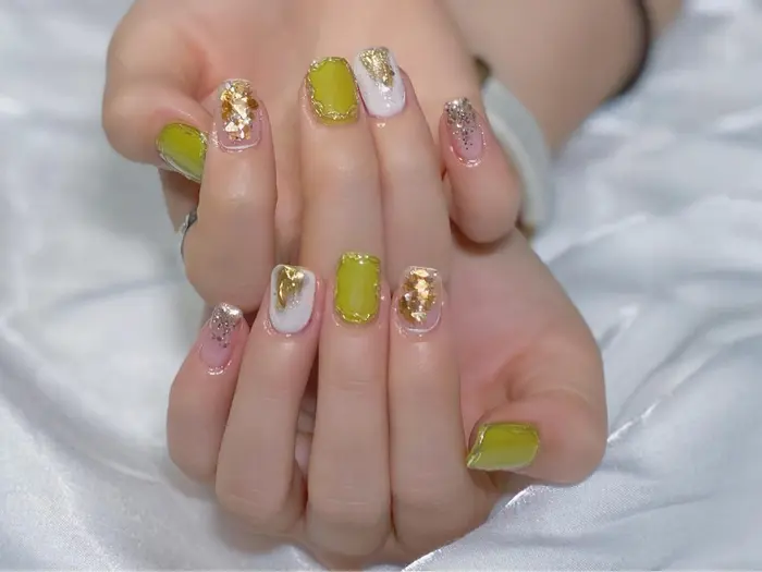 夏ネイル ミラーネイル 貝殻ネイル 派手ネイル キラキラネイル ミラー02 005 貝殻04 09 Pokapoka Nail所属 Mia ネイリスト のネイルデザイン ミニモ