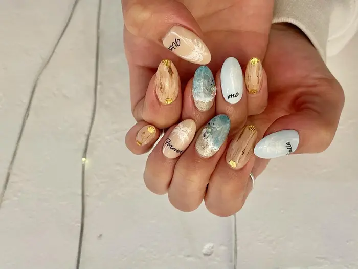 夏ネイル 木目ネイル ウッドネイル 海ネイル ネイルデザイン21 Summernail ヤシの木 Merrow 横浜元町店所属 Merrow横浜元町 Shioのネイルデザイン ミニモ