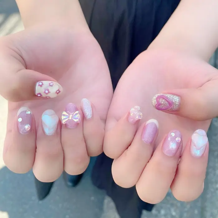 Instagram Kozue Nail 韓国ネイル 透け感ピンクネイルベースに ぷっくり Private Nail Salon K所属 Salon ｋのマツエクデザイン ミニモ