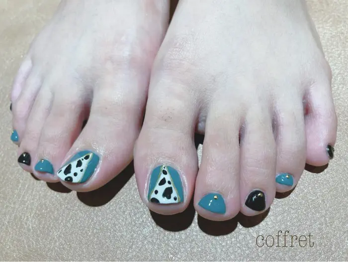 フットネイルアート10本コースリピーターのお客様 ダルメシアン柄 可愛い秋色でオシャレなネイル ブレスコフレあべの店所属 小山 穂波のネイル デザイン ミニモ