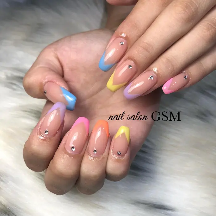 パステルフレンチネイルです 最近人気のデザインになります Instagram Gsm N Gsm所属 Nail Salon Gsmのネイルデザイン ミニモ