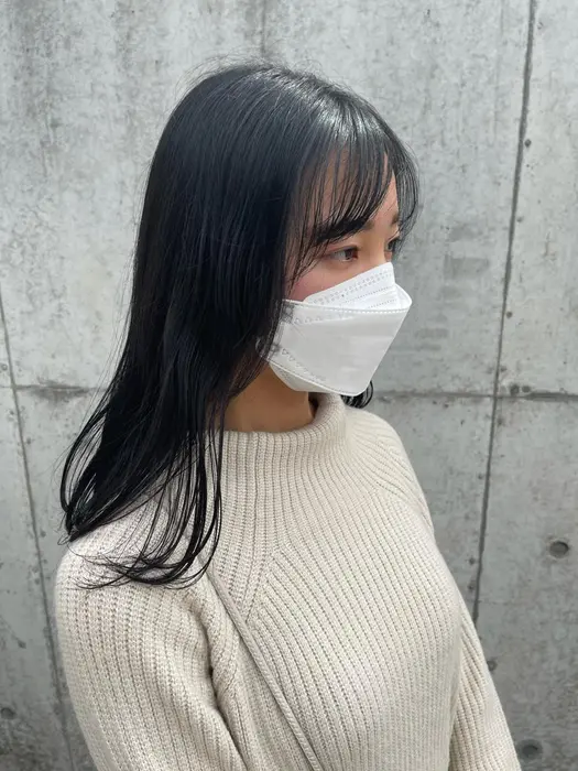 ブルーブラック ブラックの中に少し青を入れる事で黒すぎない色味を 髪色に厳しい会社勤務の方にオス Viseo 藤ヶ丘店所属 村内 将吾のヘアカタログ ミニモ