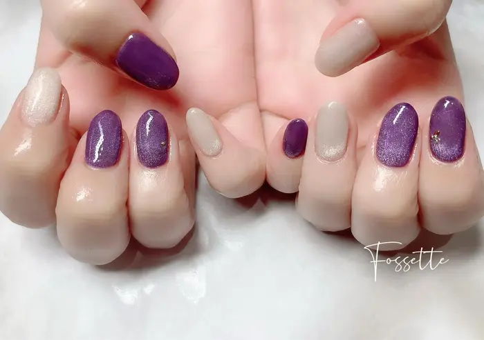 マグネットネイル パープルネイル ハロウィンネイル 秋ネイル ワンカラー Fossette所属 Nailsalon Fossetteのネイル デザイン ミニモ