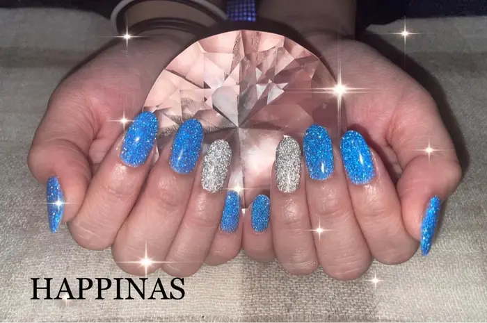 フラッシュネイル フラッシュネイル ブルーネイル シルバーネイル キラキラネイル Happinas所属 Happinas Nail 脱毛のネイルデザイン ミニモ