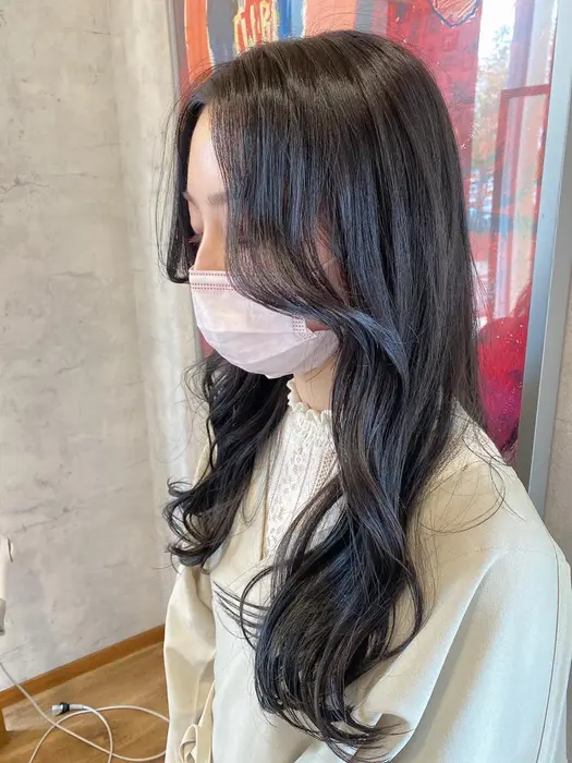 後れ毛、顔周りもカットで韓国風に
お仕上げもしっかりさせていただきま...