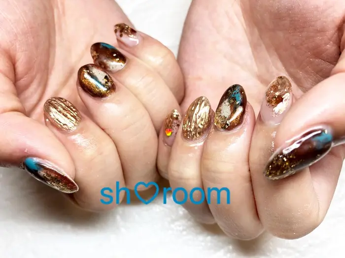 ニュアンスネイル ストーンネイル ミラーネイル 河内長野ネイルサロン 河内長野 ネイル ロ Nail Salon Saki所属 Sh Roomの ネイルデザイン ミニモ