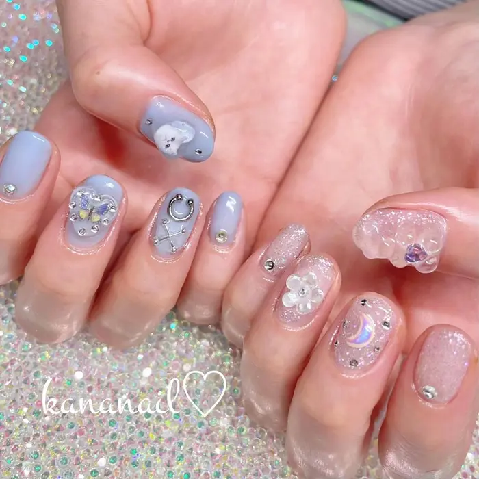 個性派ネイルミディアムコース 水色 ピンク 個性派ネイル フラワーネイル ストーンネイ Angelaurakananail所属 Kananail Angelauraのネイルデザイン ミニモ