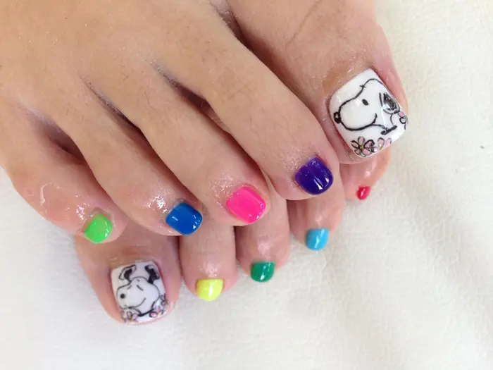 フットもキャラネイル スヌーピー Nails Un Bijou所属 Nails Un Bijouのネイル デザイン ミニモ
