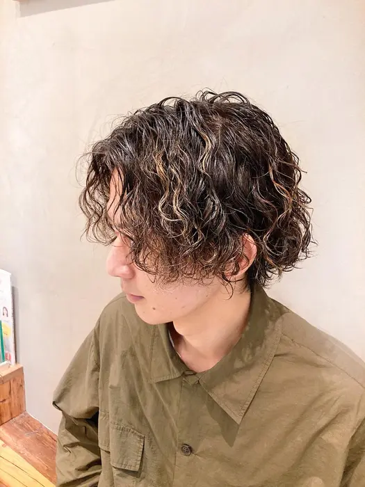 センターパート ツイストスパイラル Havana渋谷所属 波巻きパーマ中島 駿 Havana のヘアカタログ ミニモ