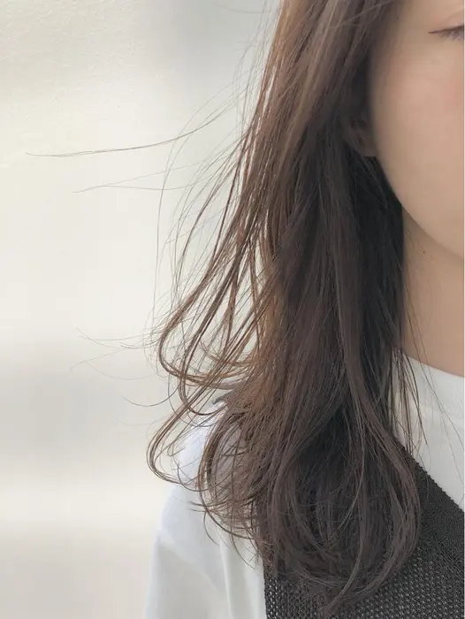 赤み消した透明感カラーならお任せ下さい 日本人の地毛は赤茶色で出来てる事が多いので 普通にカ U Realm所属 店長 安達 優生のヘアカタログ ミニモ
