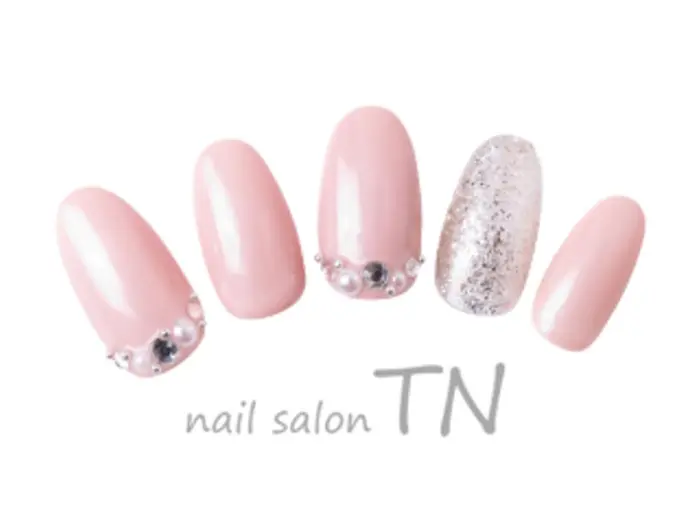 6月季節の定額4900円 ティーエヌtsutaya八戸ニュータウン店所属 橋本 莉奈のネイルデザイン ミニモ