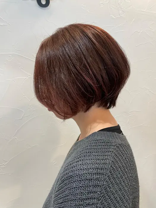 10レベルの明るさのピンクパープル 女性らしいカラーと襟足スッキリのショートボブで大人女性に人気の Vapaushairdesing所属 Miura Iyoのヘアカタログ ミニモ