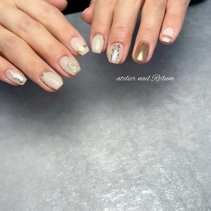 ミラーネイル ニュアンスネイル ホワイトネイル Atelier Nail Re Lum所属 Atelier Nail Relumのネイルデザイン ミニモ