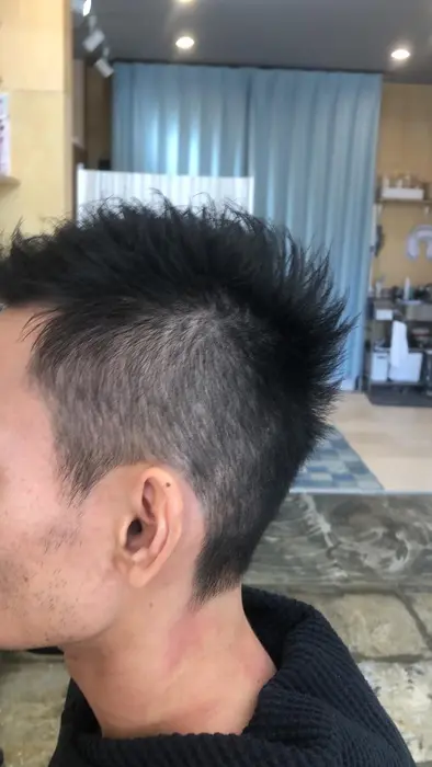 メリハリのあるシルエットで後ろ姿もかっこよく なんだかしっくりこない スタイリングがしにくいのは抑え そぶ川美容室所属 鈴木 一志のヘアカタログ ミニモ