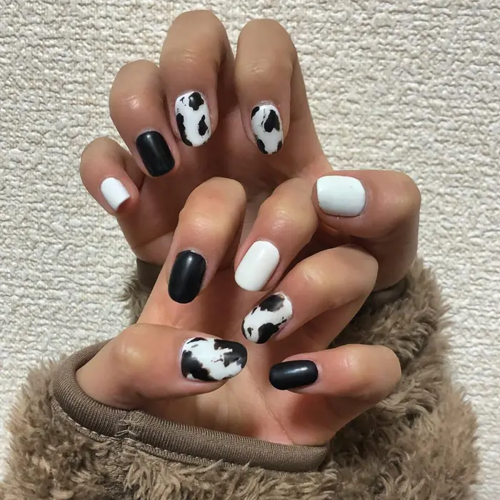 牛柄 ハンドネイル Free Nail 神戸元町店所属 Freenail 神戸元町のネイルデザイン ミニモ