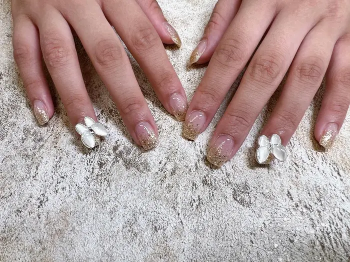 ラメグラデーション パーツ別途 Morelia Nail Salon京橋店所属 Mi Caのネイルデザイン ミニモ