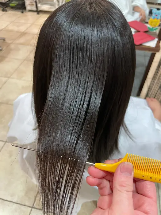美髪縮毛矯正 縮毛矯正をかけてつやつやサラサラのまとまりやすい髪へ プログレス 立川若葉所属 吉田 桃夏のヘア カタログ ミニモ