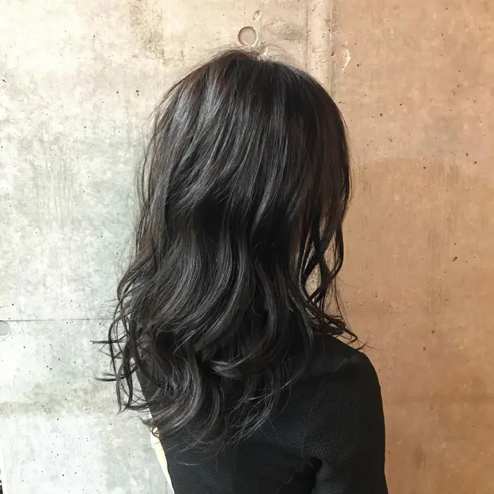 ブリーチなしのワンメイクカラーです 黒髪からダークアッシュにしましたがしっかりと透明感が出ました Blossom大山店所属 赤み消し 三浦浩輔のヘアカタログ ミニモ ブリーチなしのワンメイクカラーです 黒髪からダークアッシュにしましたがしっかりと透明感が出ました Blossom大山店所属 赤み消し 三浦浩輔のヘアカタログ ミニモ