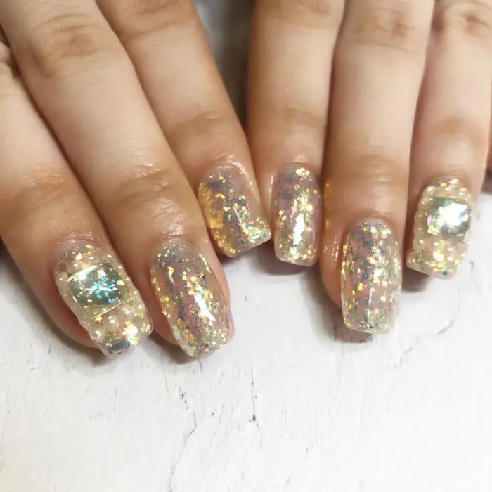 ラメのワンカラー 一色でキラキラ可愛くなるのでおすすめです リピーター様 いつもご来店ありがとう ネイルサロン爪所属 ネイルサロン爪 千歳烏山店の ネイルデザイン ミニモ