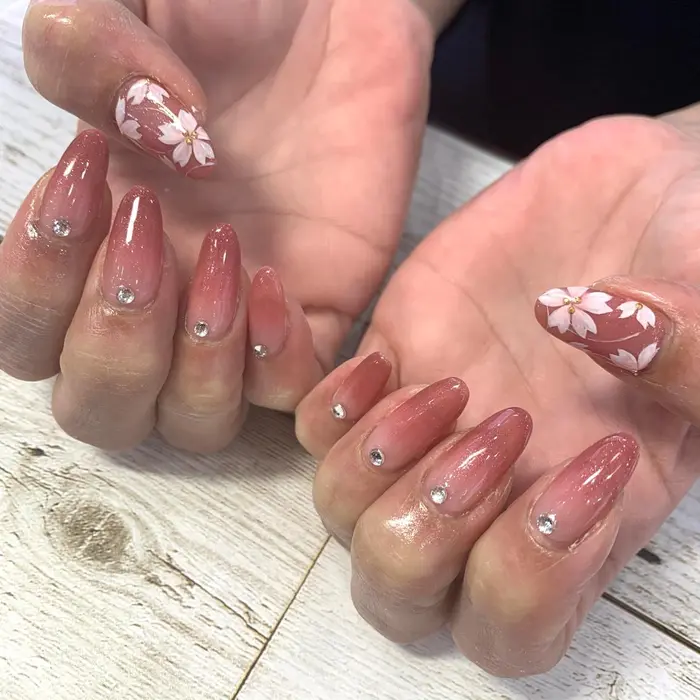 桜ネイル Progress 龍ケ崎店所属 藤ヶ崎 麻友のネイルデザイン ミニモ