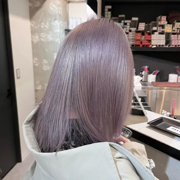 ラベンダーベージュ ブリーチ2回 Pele所属 艶々ハイトーン Nichikaのヘアカタログ ミニモ