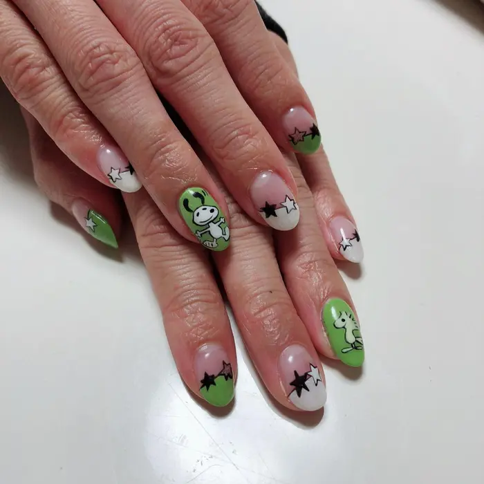 スヌーピーネイル Salon De Radial所属 加藤 祐梨のネイルデザイン ミニモ