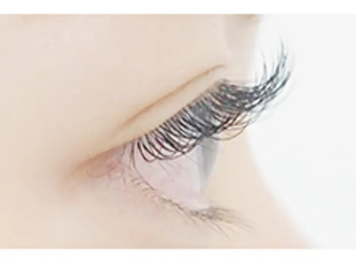 高級セーブルエクステ100本メニュー 本数 100本 カール Dカール 長さ 12m Glee グリー 川口駅前店所属 上岡 杏奈の マツエクデザイン ミニモ