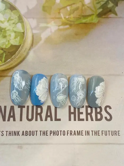 夏ネイル クラゲネイル 看板のない自宅ネイルサロン Nuance 所属 自宅ネイルサロン Nuanceのネイル デザイン ミニモ