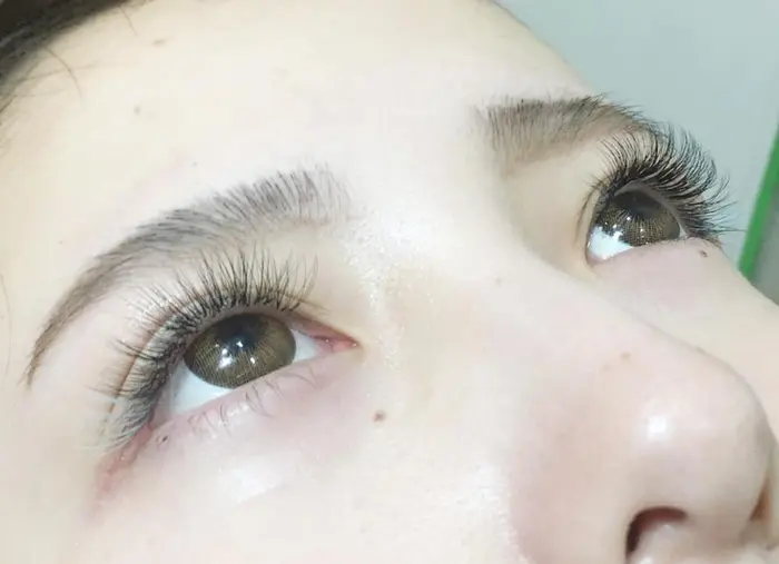 ふんわりかわいいホワイトカラーマツエク 24resort所属 24twenty Fourresortのマツエク デザイン ミニモ