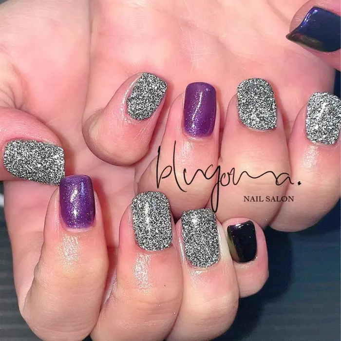 ワンカラーでフラッシュネイル オーロラ マグネット フラッシュやっぱかわいいなぁー あり Blugoma 所属 Blugoma のネイル デザイン ミニモ