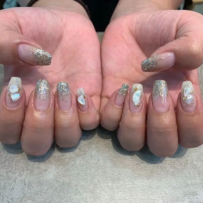 ギラギラネイル Neolive An所属 Neolivean 春風のネイルデザイン ミニモ