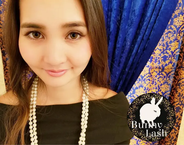 ダークブラウン 160本 お顔立ちがはっきりしていたり 元のまつ毛が濃い方にはブラウンエクステで バニーラッシュ池袋店所属 Bunnylash オオタのヘアカタログ ミニモ