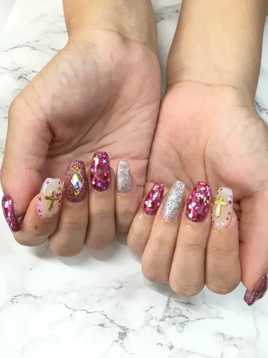 スカルプアートし放題 Nes Nail池袋所属 ネロメ アヤカのネイルデザイン ミニモ