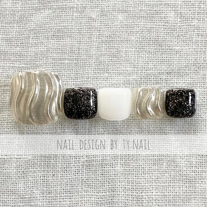 うねうねミラー Ty Nail白金高輪 6 1より営業再開しています ご予約はネ Ty Nail ティーワイネイル 所属 Ty Nailのネイルデザイン ミニモ