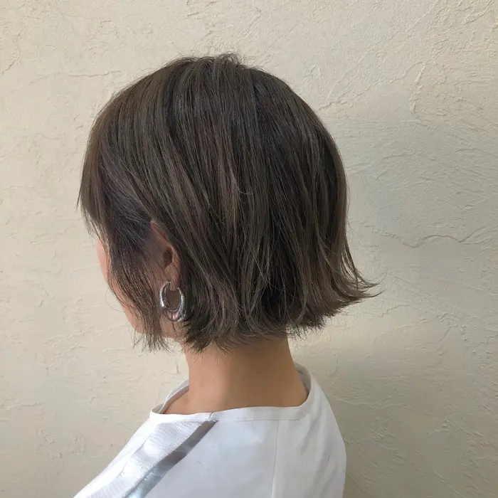 ショート切りっぱなしボブ グレージュカラーで大人可愛く Medical Hair Med所属 スミダ ミツコのヘアカタログ ミニモ