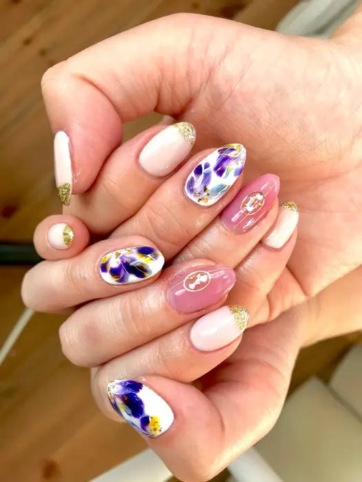 ニュアンスフラワーパンジー風 Nailsalon Swati 所属 Yuko ネイリスト のネイルデザイン ミニモ